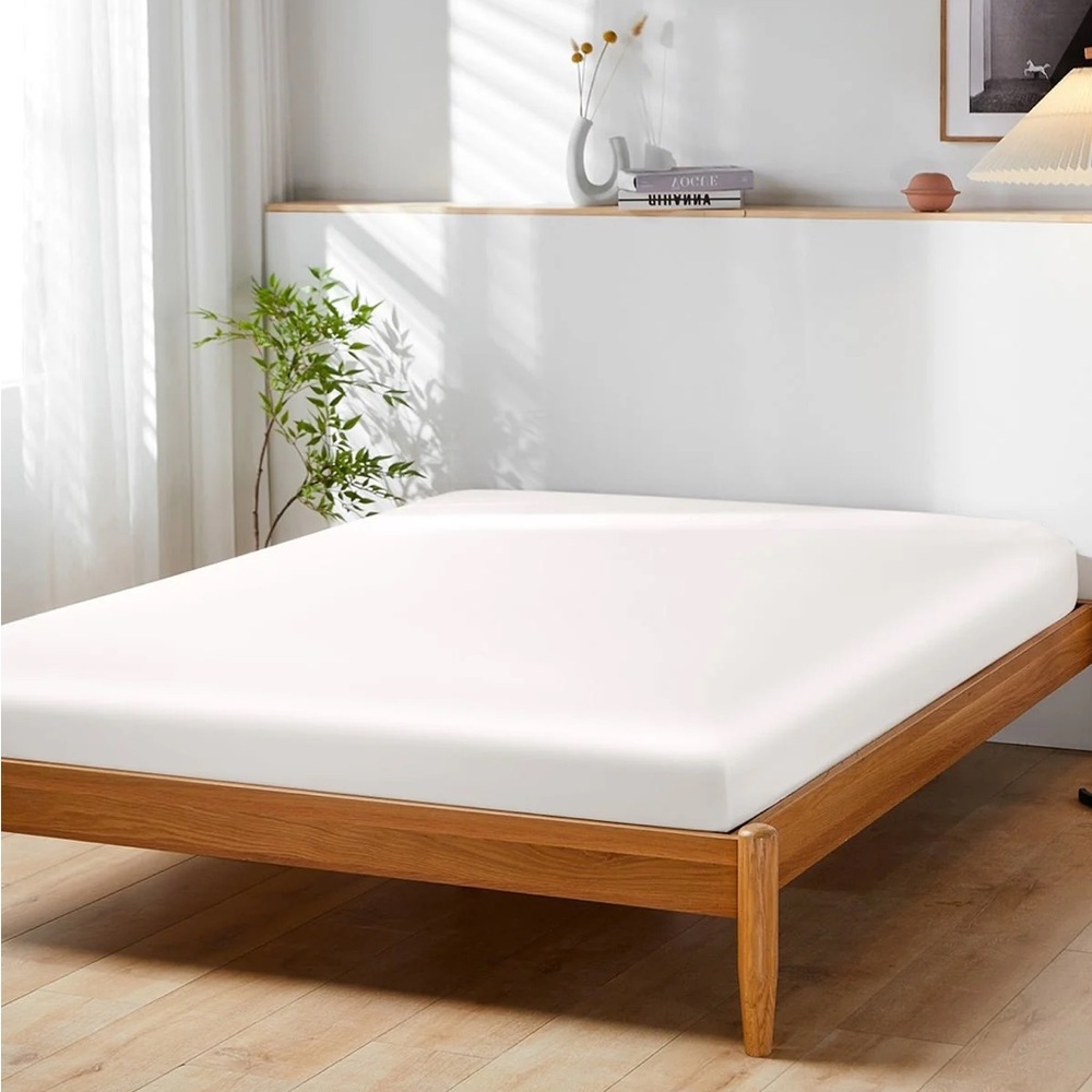 THX SILK PEARL CAL KING SILK FITTED SHEET - Picture 2 of 10